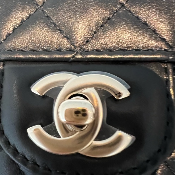 SOLD!! Chanel heart bag - Picture 5 of 7
